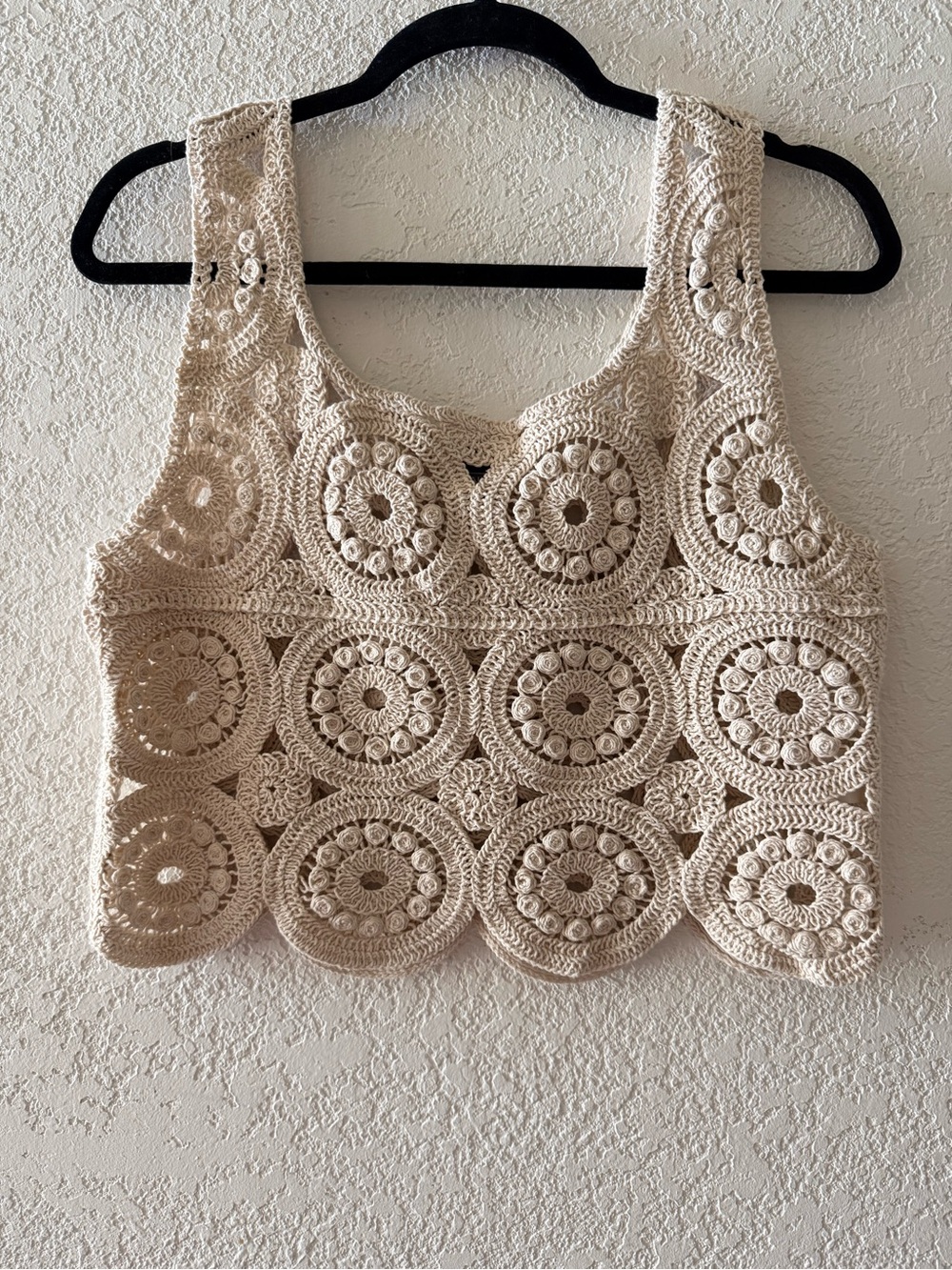 Alya Crochet Circle Crop Top in Cream